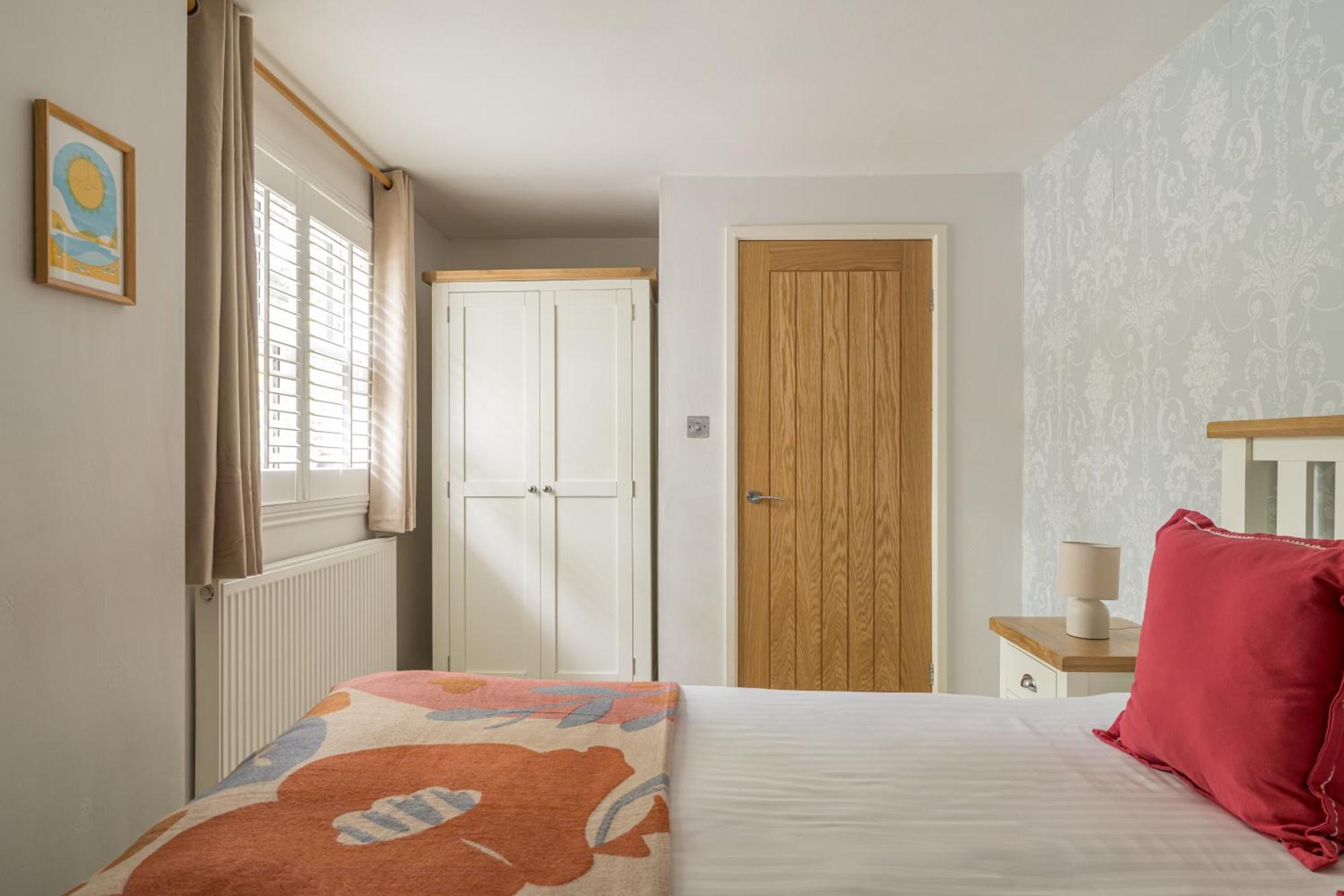 Squirrel Bank, With A Hot Tub & Parking Villa Bowness-on-Windermere Exteriör bild