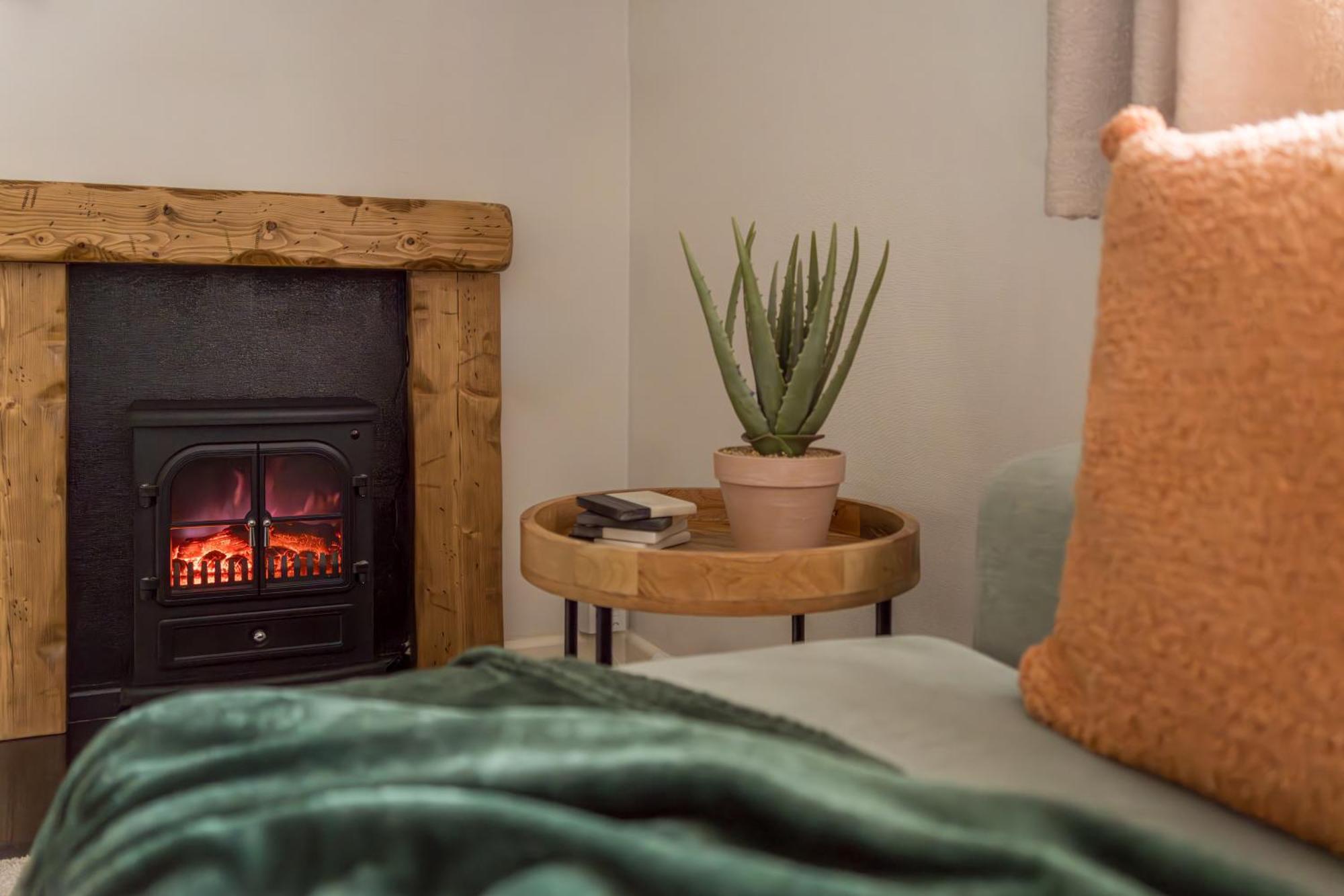 Squirrel Bank, With A Hot Tub & Parking Villa Bowness-on-Windermere Exteriör bild